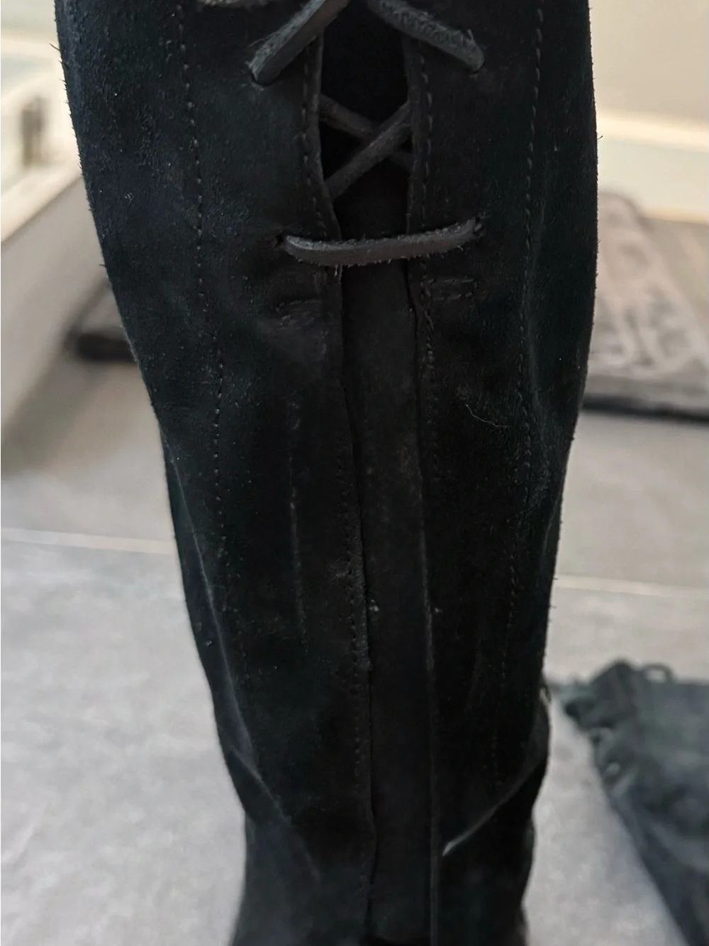 Born classic black